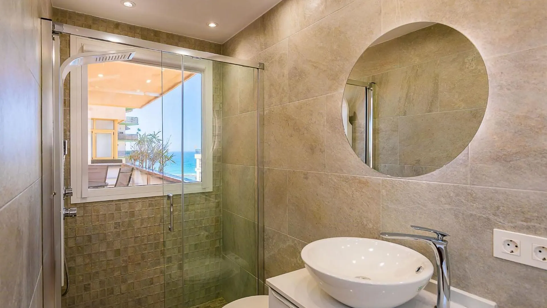 Luxe Discret Avenida Del Mar Apartment Marbella 0*,  Spain