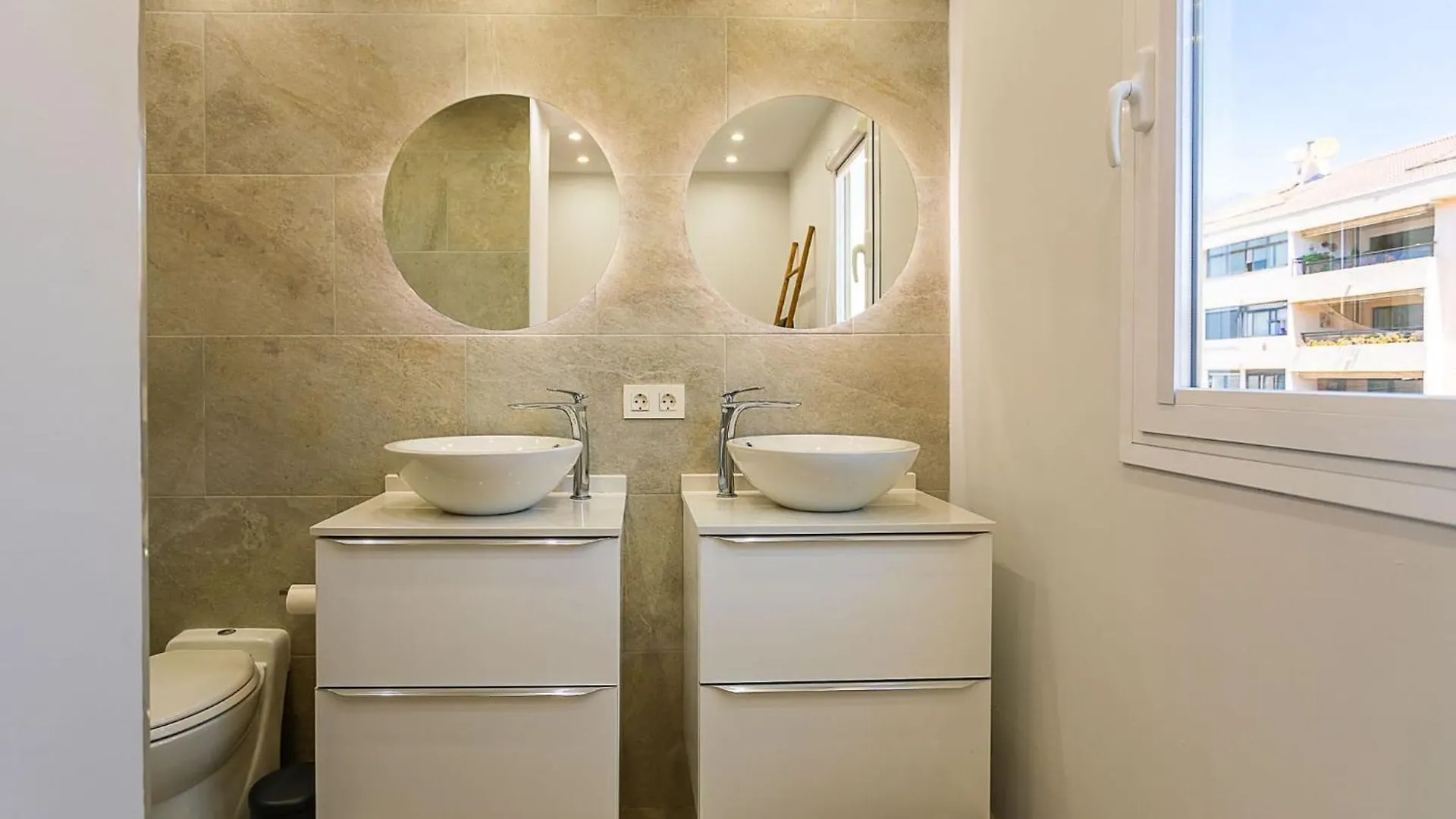Luxe Discret Avenida Del Mar Apartment Marbella