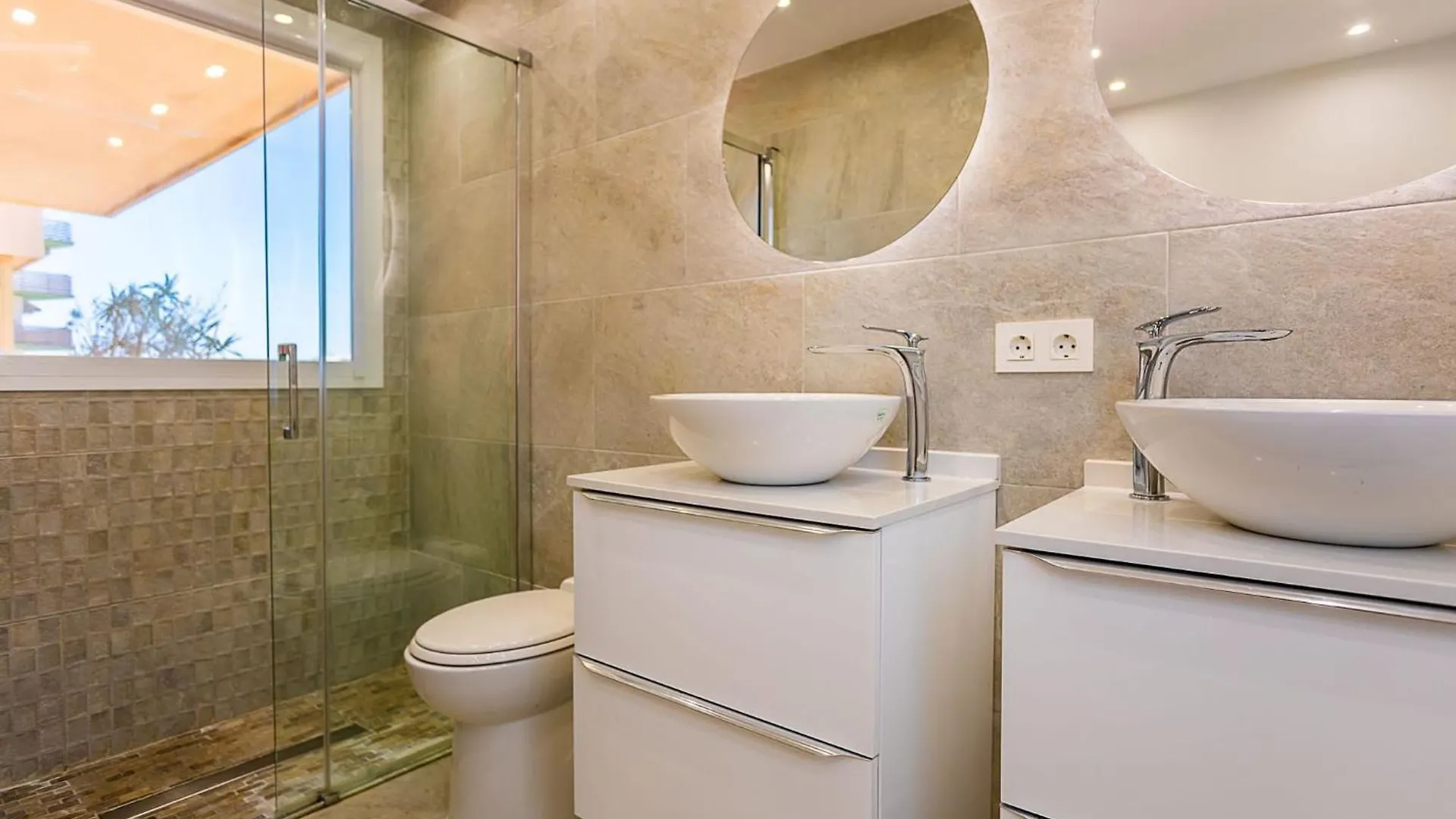 Luxe Discret Avenida Del Mar Apartment Marbella Spain