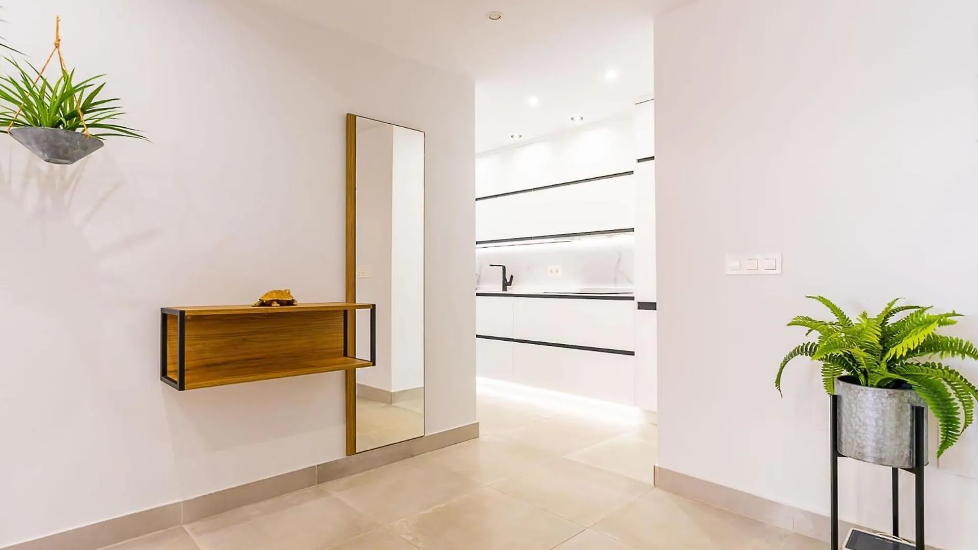 Luxe Discret Avenida Del Mar Apartment Marbella